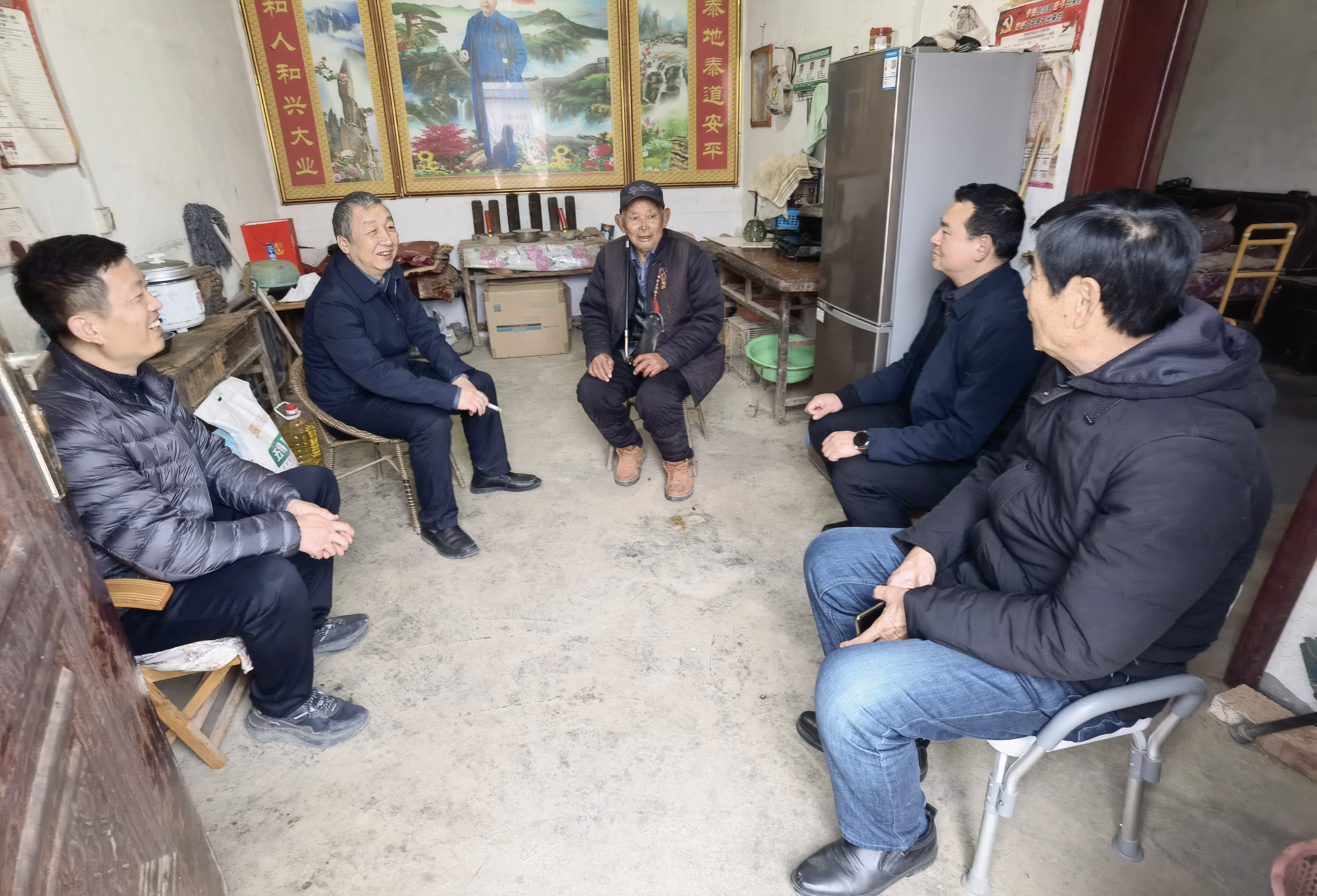 校领导带队到闫洼村开展定点帮扶工作